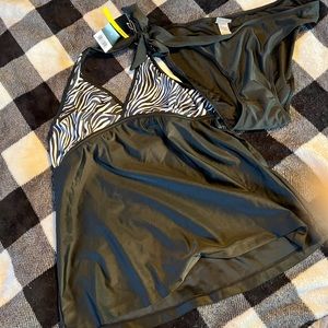 NEW EMPARA tankini black and white halter top size 12